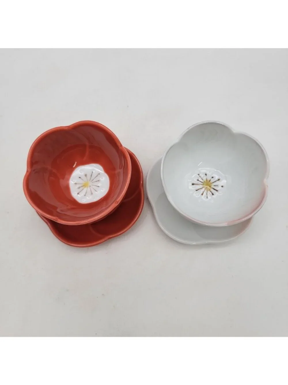 Utsuwa Japan Set Of 2 Petal Cups & Saucers  Red & White - Picture 6 of 7